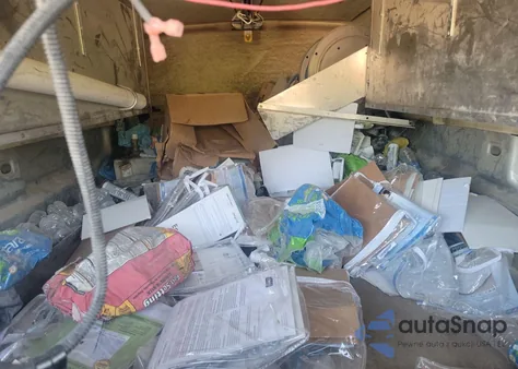 2015 Chevrolet Silverado C1500 z USA, uszkodzony, nr VIN 1GCNCPEH3FZ322270